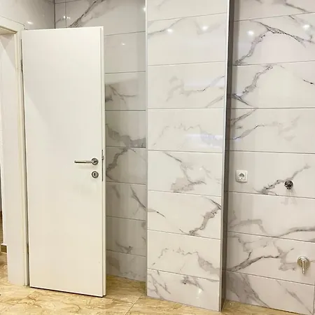 4 Apartment