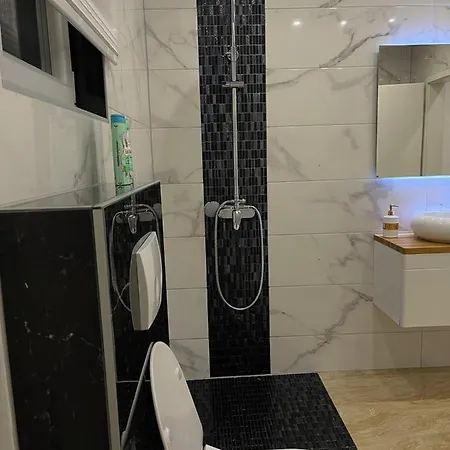 4 * Bihać