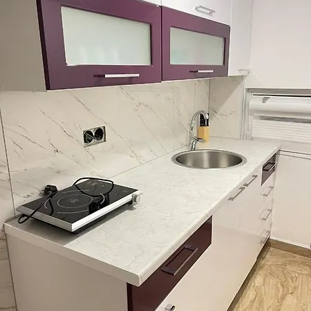 Apartment 4 *