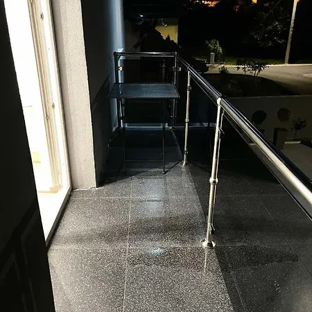 4 Apartment *