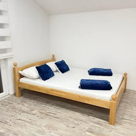 4 * Bihać