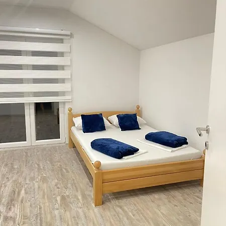 4 Apartment